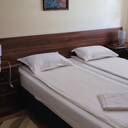Vila Korona Satu Mare Kamer foto